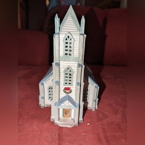 1992 lemax Christmas village Church no light mint condition
